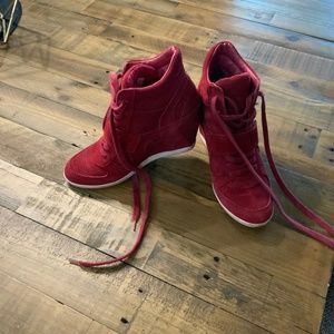 Womens Ash Bowie Sneaker 37